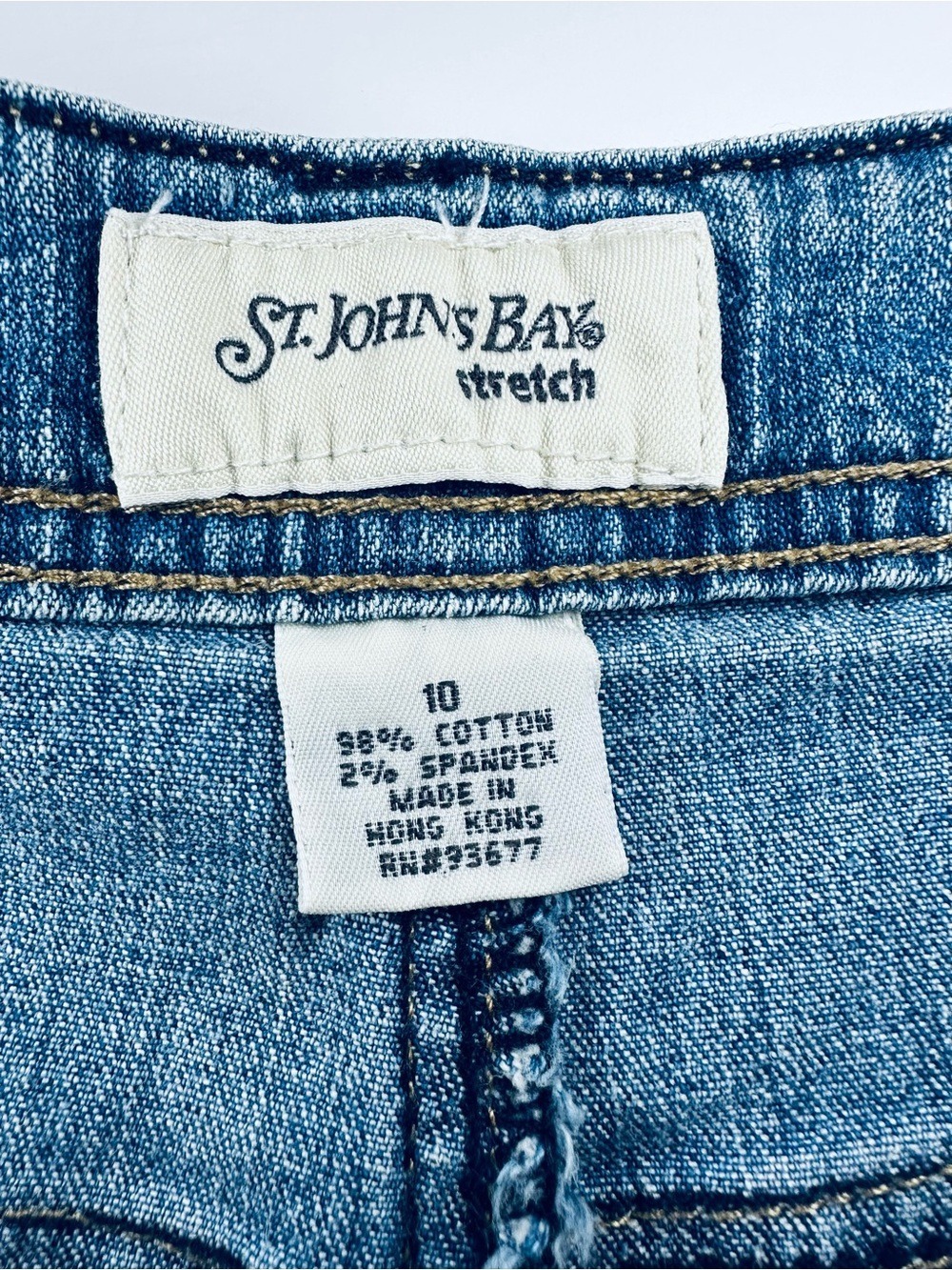 St. John’s Bay Stretch Denim Shorts Women’s Size 10 Blue Mid Rise Jean Shorts - Picture 8 of 11
